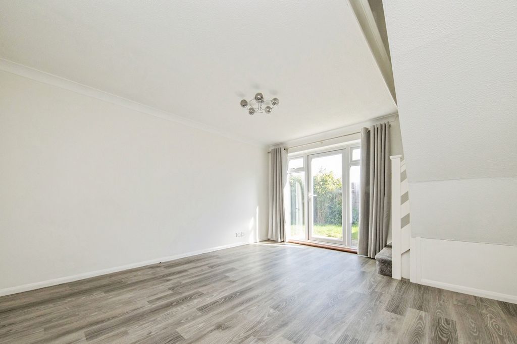 Property photo 3 of 13 Pbox-Img.Jpg