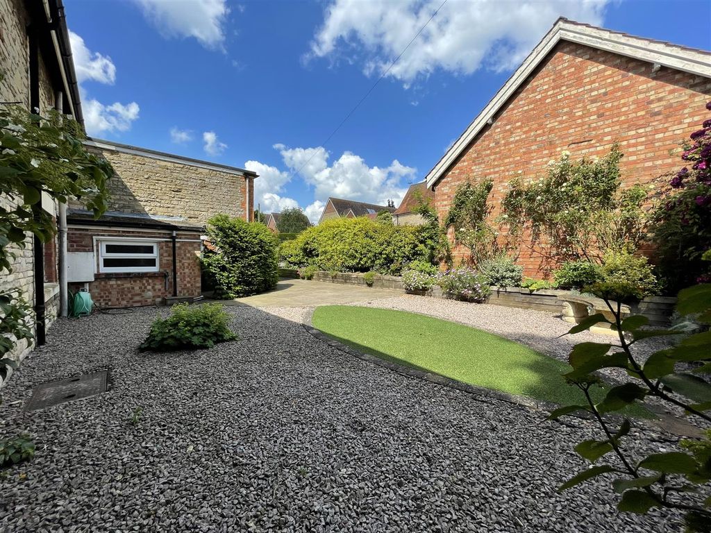 Property photo 2 of 10 Garden (10).Jpg