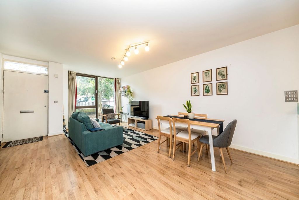 Property photo 2 of 7