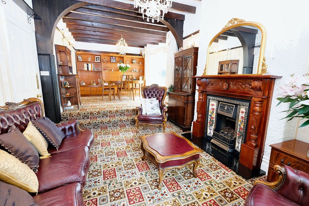 Property photo 2 of 37