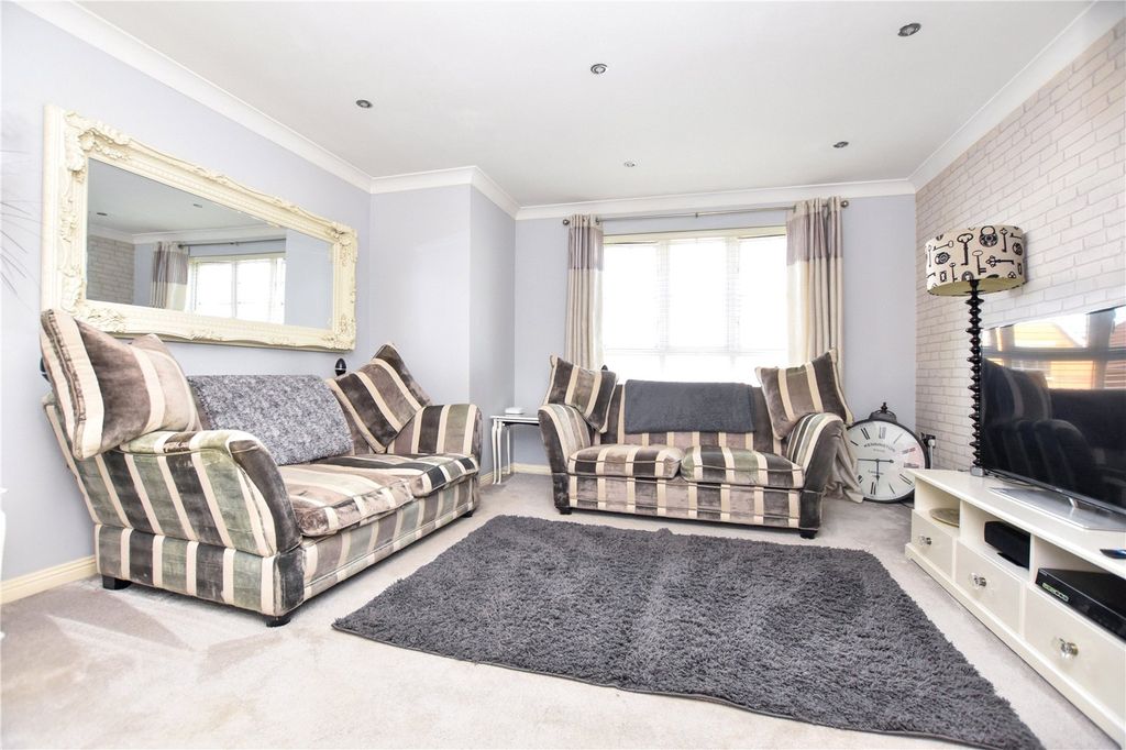 Property photo 2 of 15 Picture No. 37