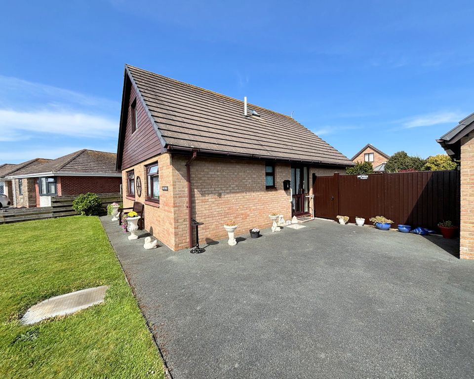 Property photo 3 of 42