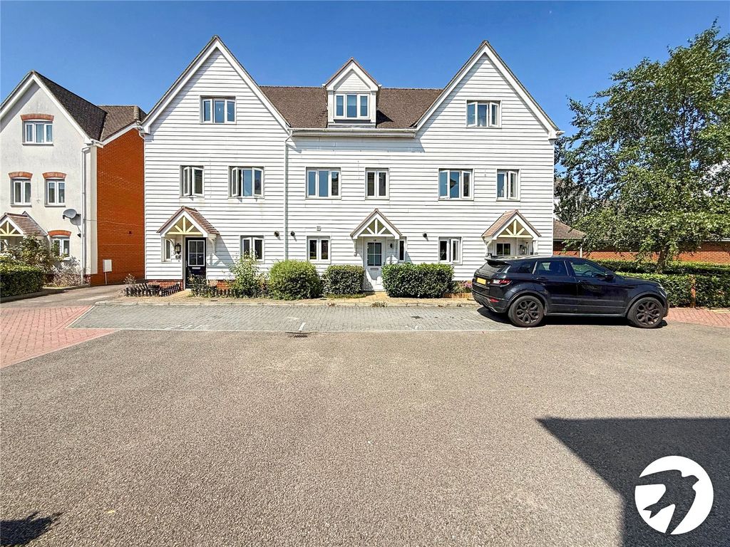 Property photo 1 of 19 External
