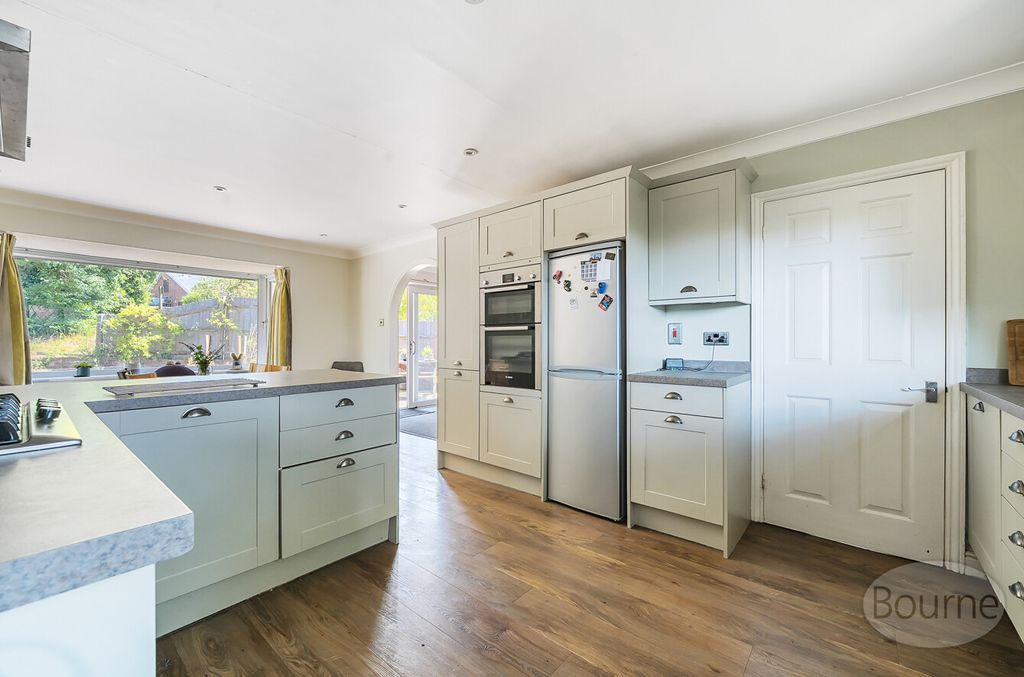 Property photo 2 of 23 E9B2B262-Cad8-4d6...