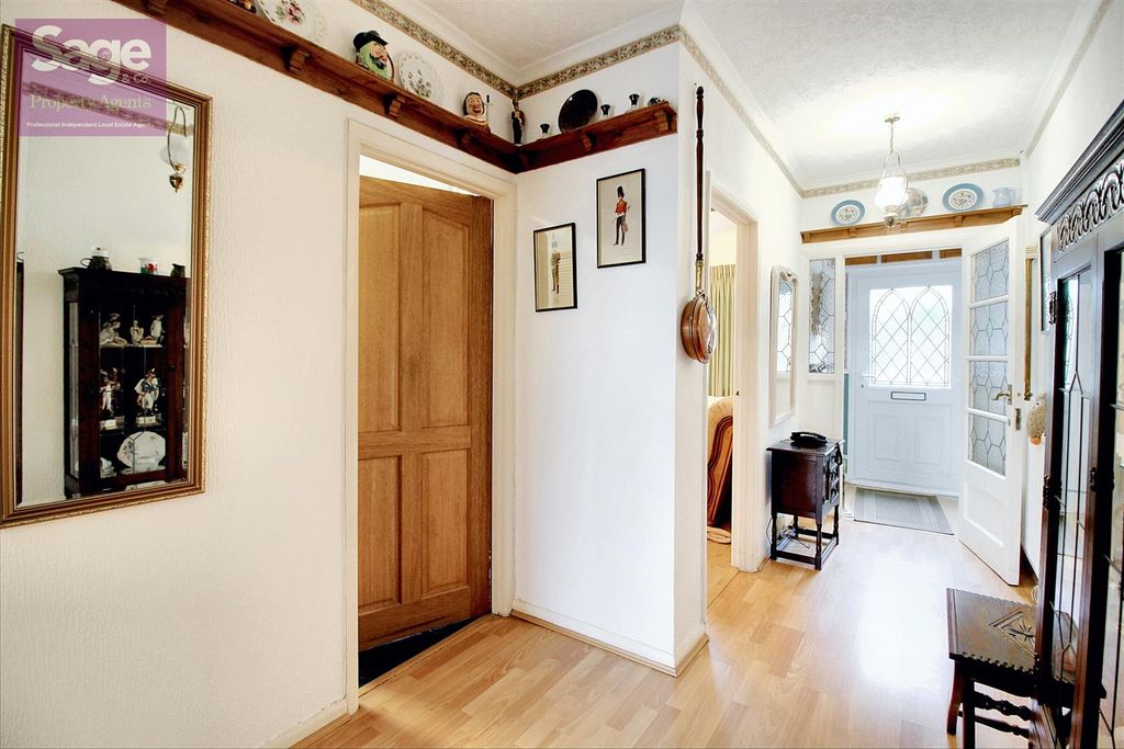 Property photo 2 of 26