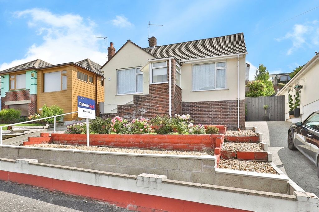 Property photo 2 of 17 Photo