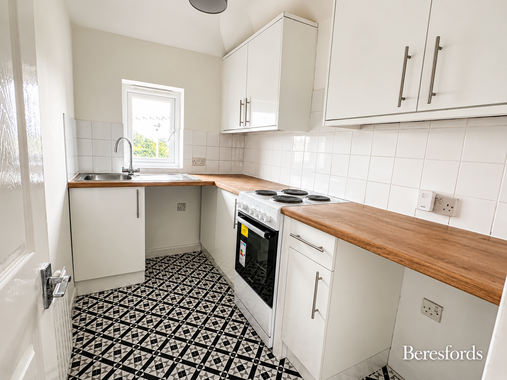 Property photo 2 of 6 Kitchen