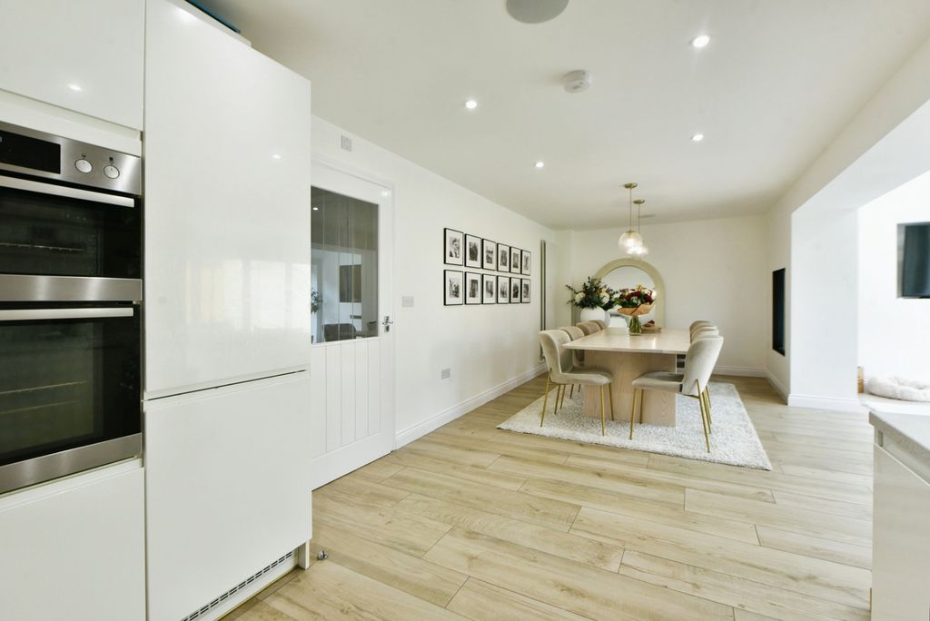 Property photo 2 of 24 Photo