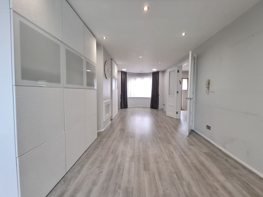 Property photo 1 of 25