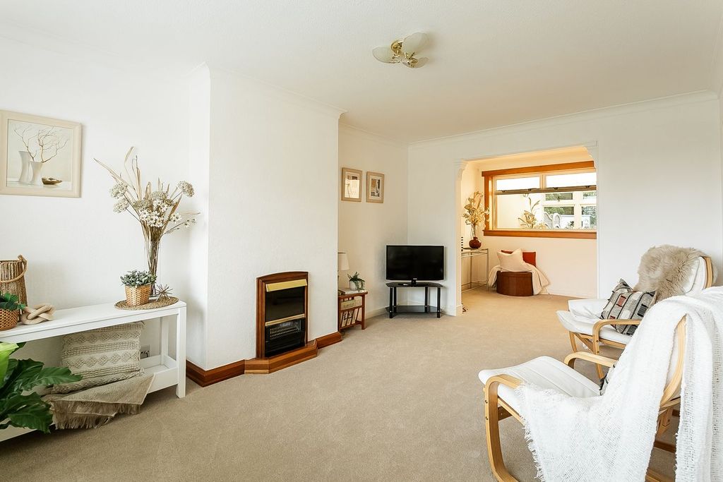 Property photo 2 of 30