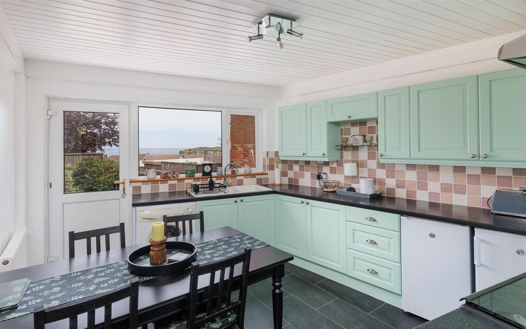 Property photo 1 of 32 Kitchen/Diner With Sea Views