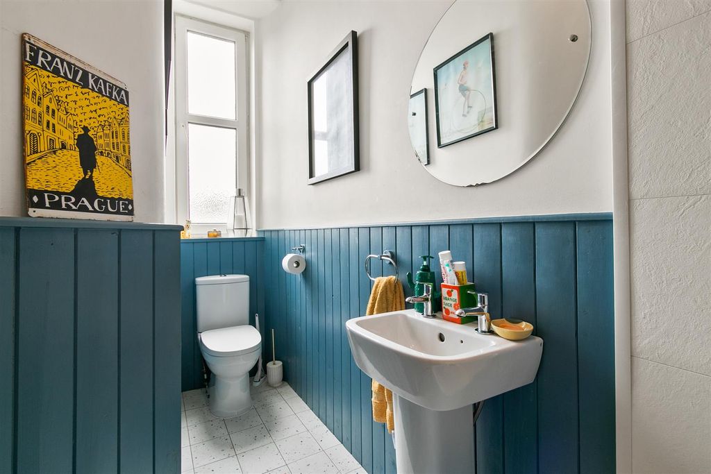 Additional image 9 of 2 bed flat for saleGlasgow Road, Dumbarton G82