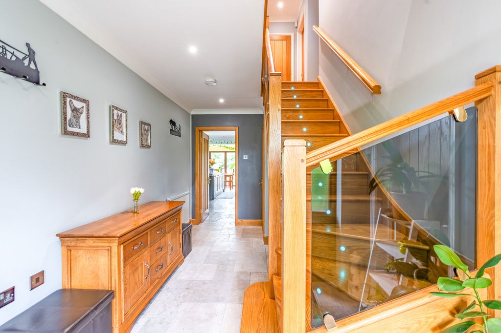 Property photo 2 of 46