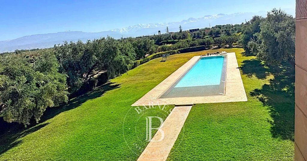 Property photo 2 of 31