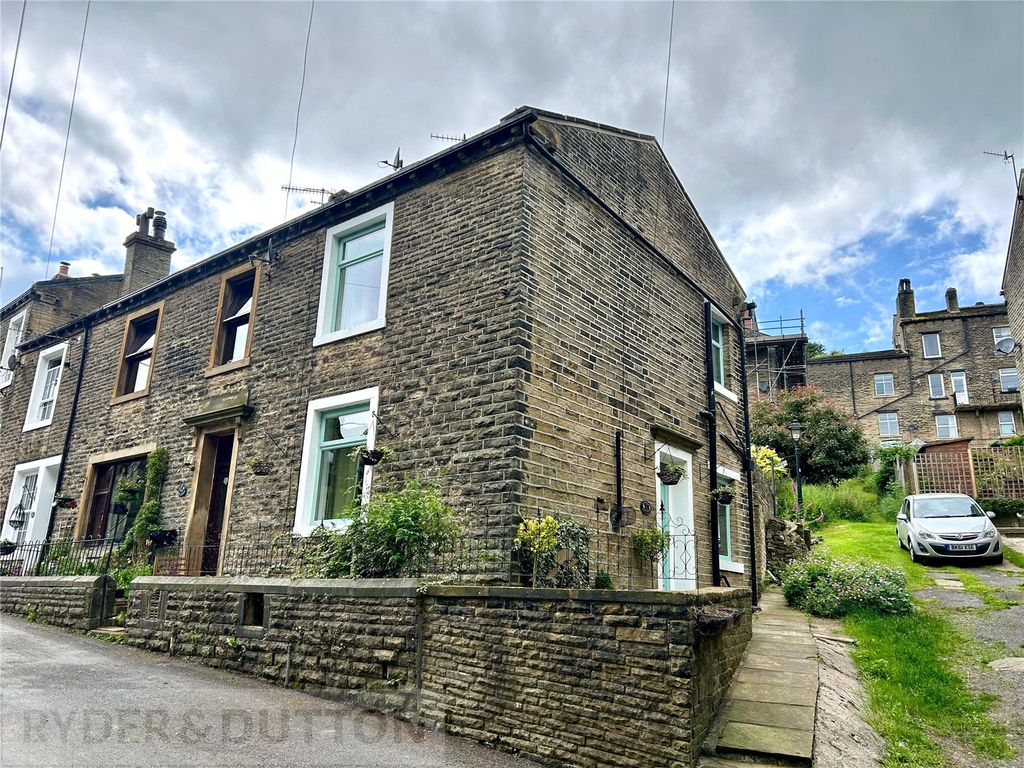 Property photo 1 of 15 External