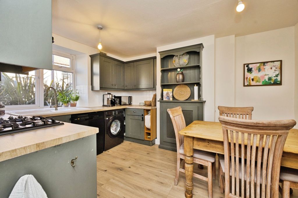 Property photo 2 of 30 Pbox-Img.Jpg