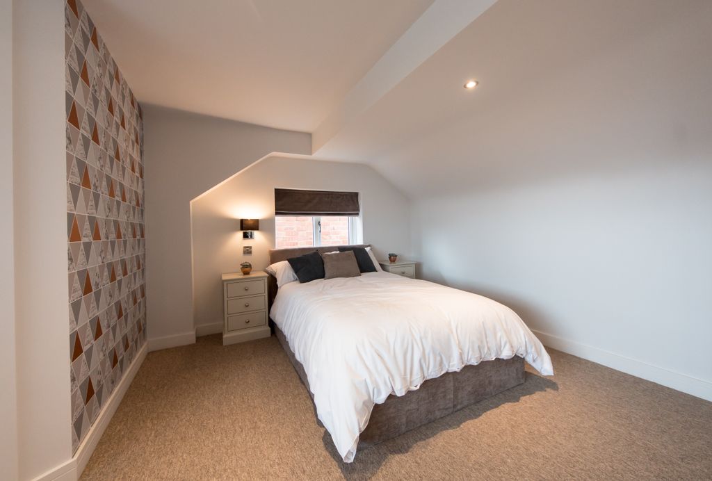 Property photo 2 of 34