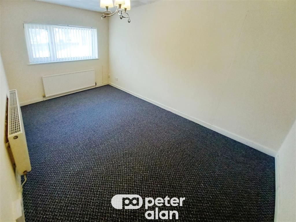 Property photo 2 of 6 Bedroom 1