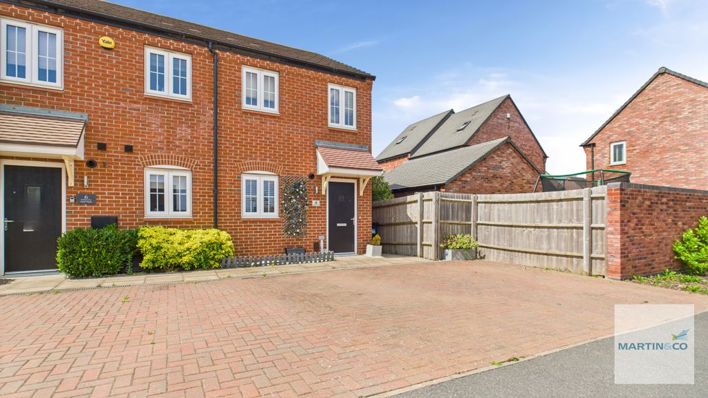 Property photo 1 of 11 Cam03663G0-Pr0154-Still017