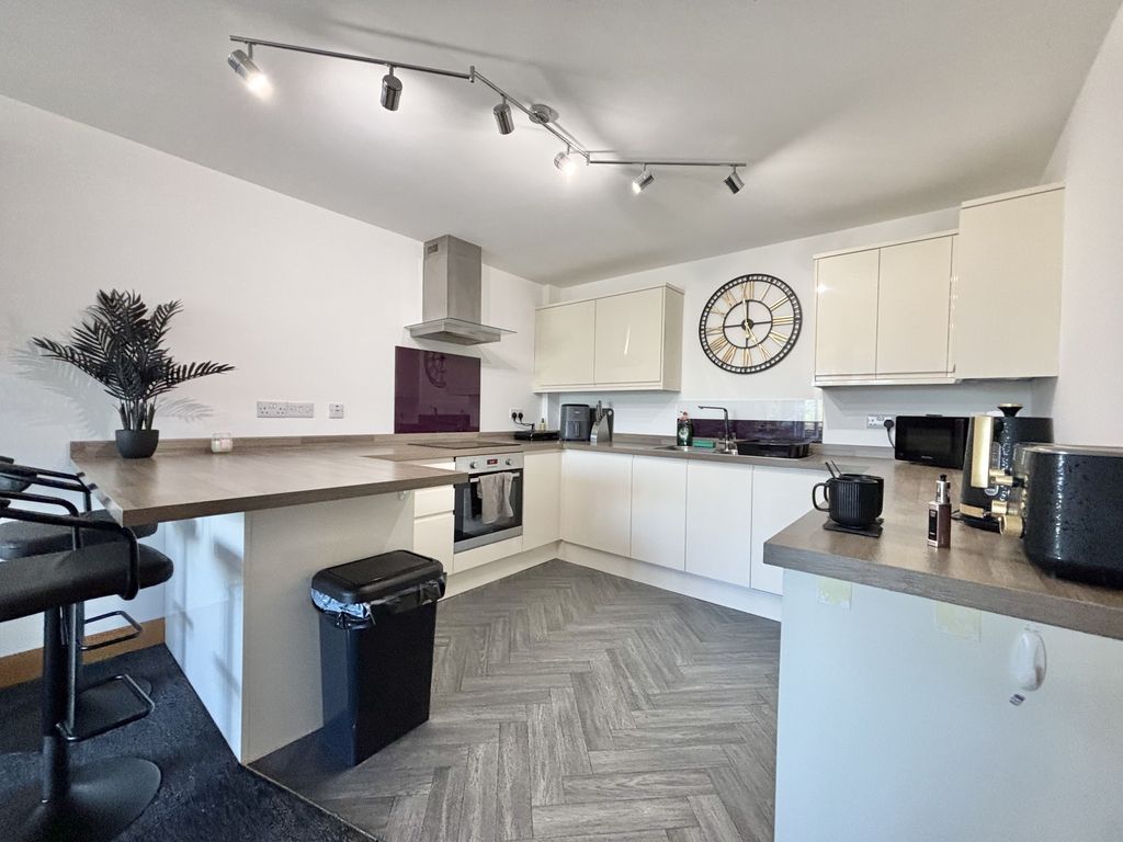 Property photo 3 of 21