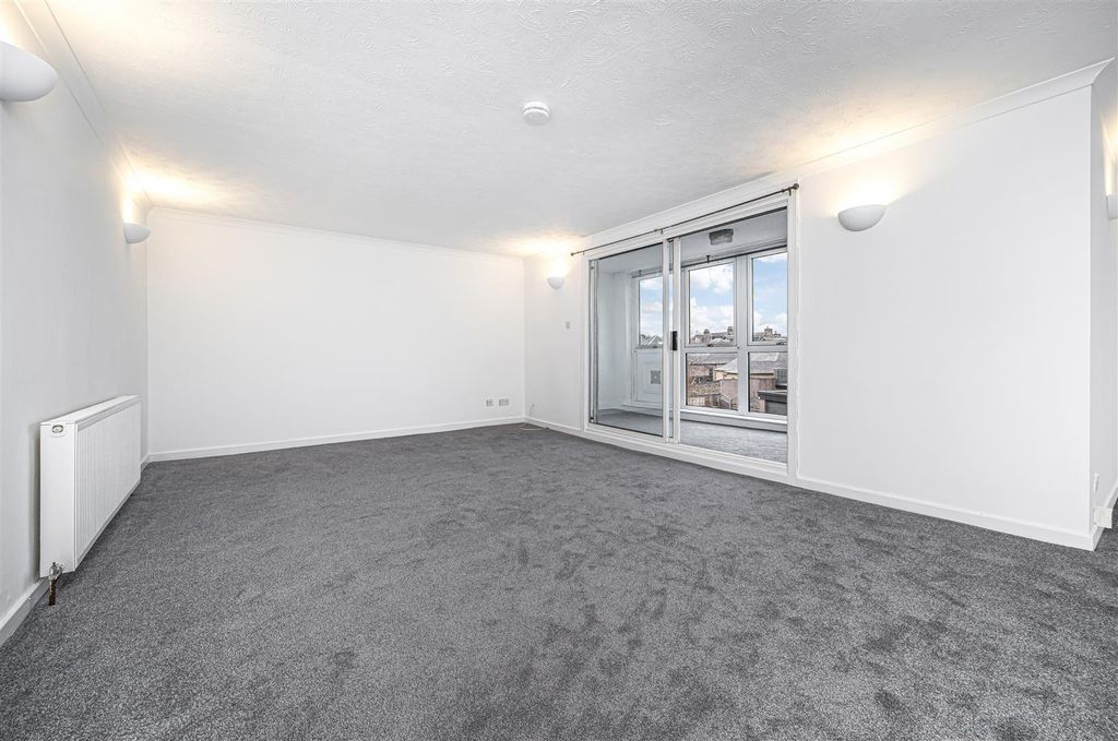 Property photo 3 of 23 Untitled (6 Of 1).Jpg