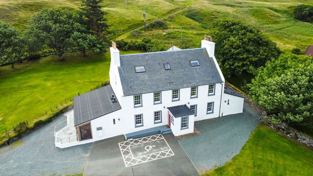 Property photo 3 of 99