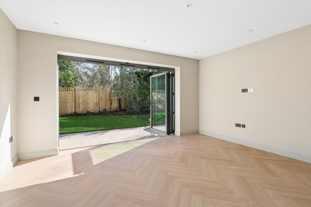 Property photo 1 of 12 Image