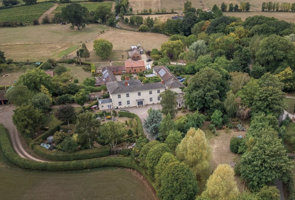 Property photo 1 of 41