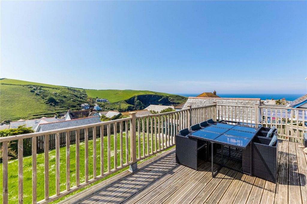 Property photo 3 of 18 Decking View