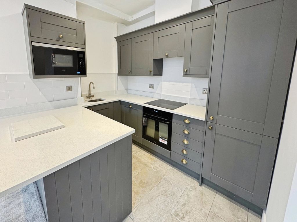 Property photo 2 of 14 Photo 3