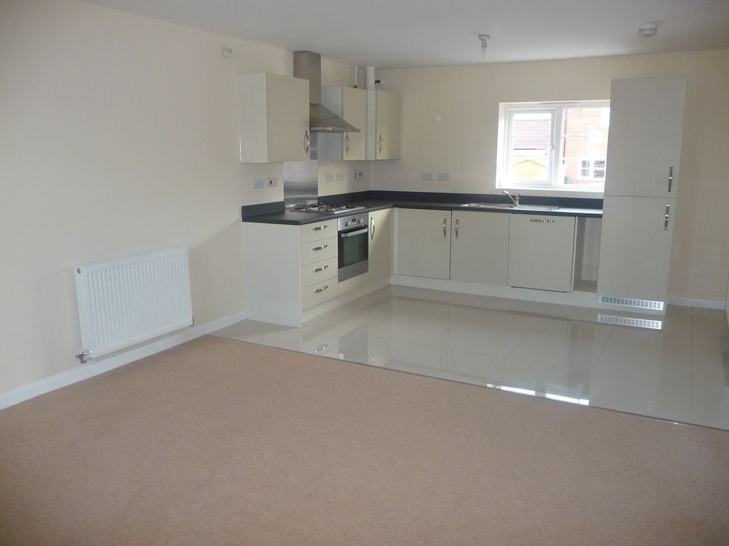 Property photo 3 of 7 Kitchen/Living Room