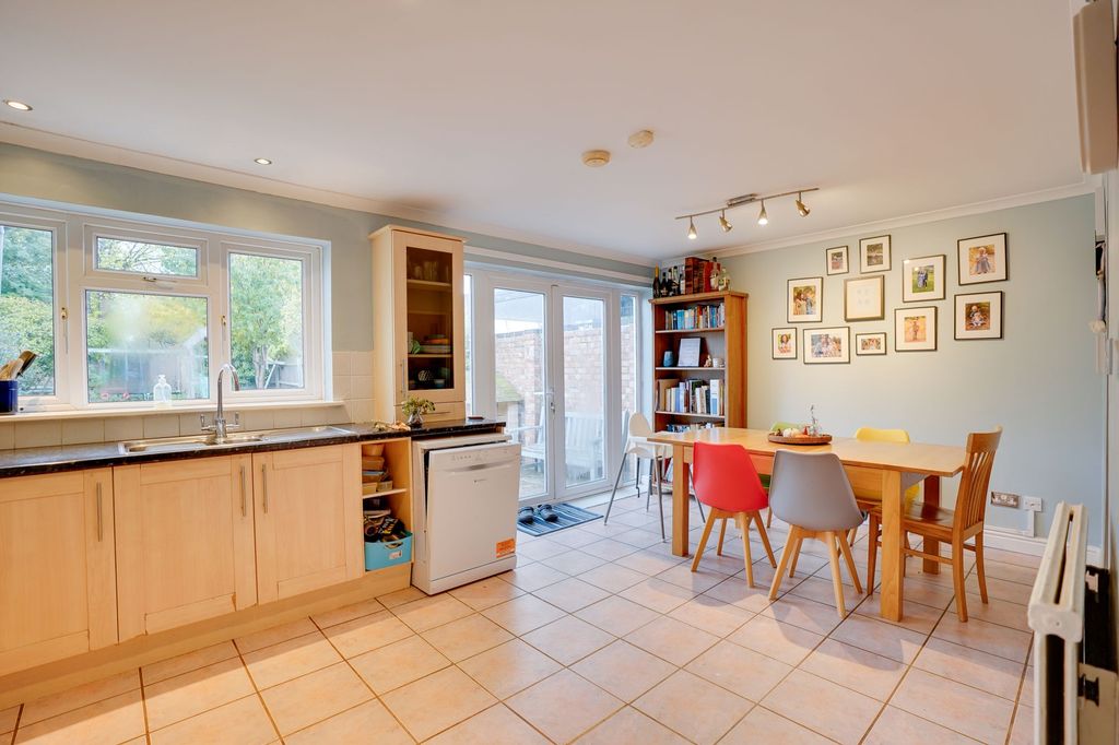 Property photo 3 of 16