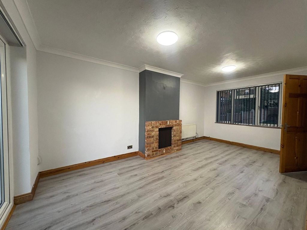 Property photo 2 of 18 Picture No. 03