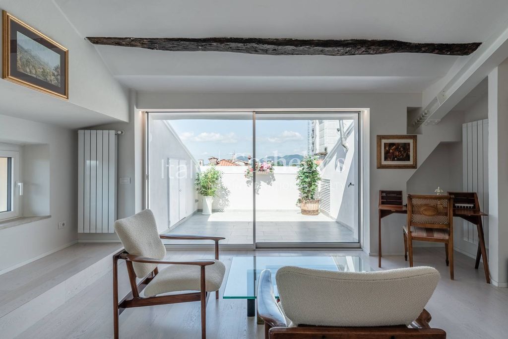 Property photo 2 of 28