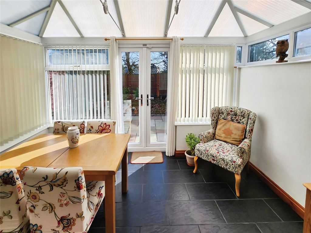 Property photo 3 of 13 Conservatory