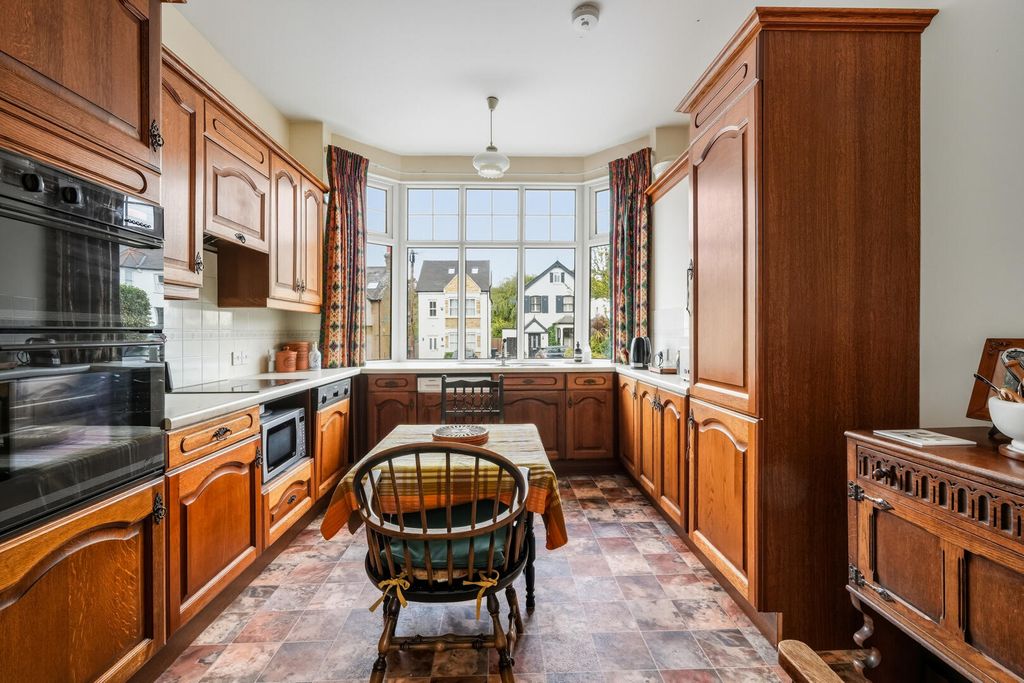 Property photo 2 of 22