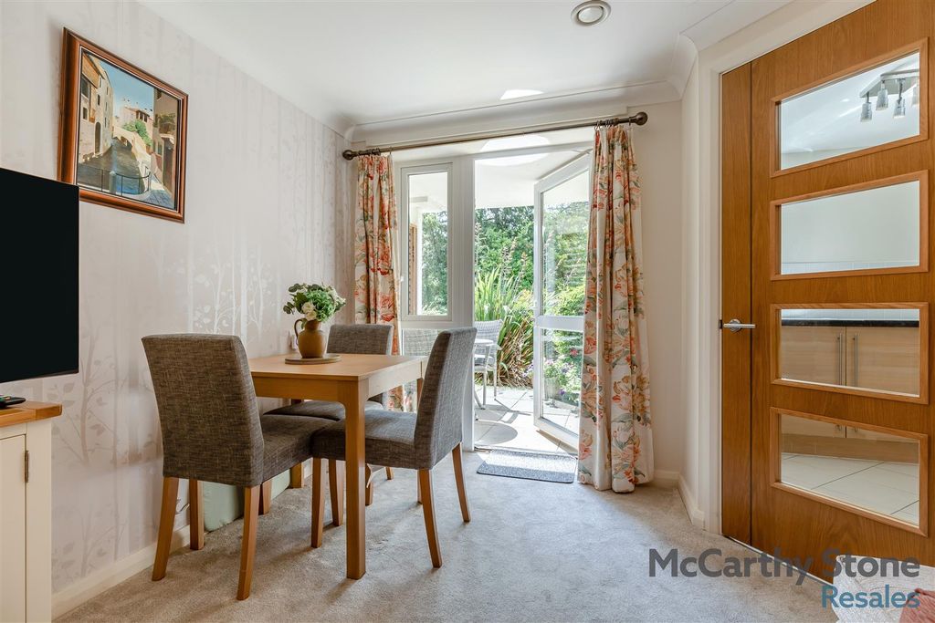 Property photo 3 of 14 8699685-Interior15.Jpg