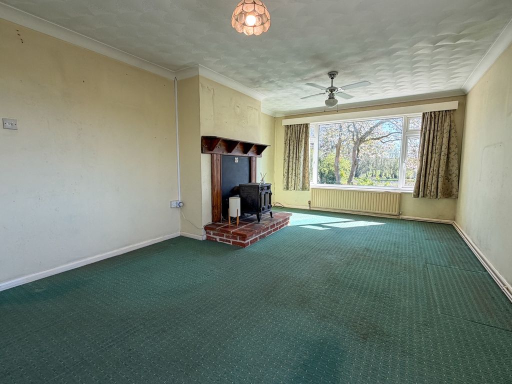 Property photo 2 of 22 4778046
