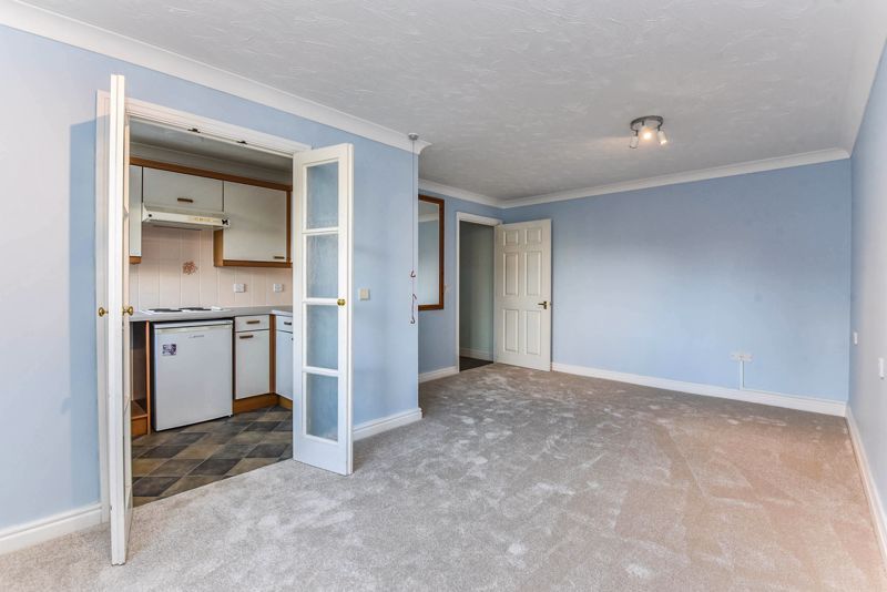 Property photo 2 of 10 Living Room