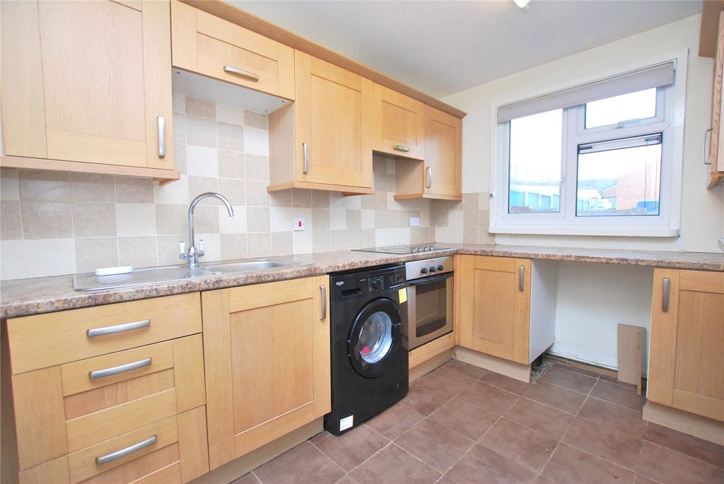 Property photo 2 of 6 Picture No. 14