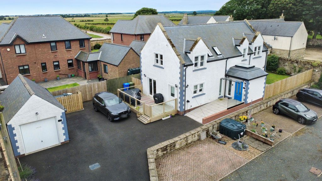 4 bed detached house for saleMain Street, North Sunderland NE68
