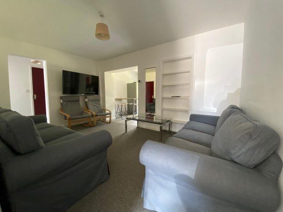 Property photo 3 of 18 Lounge 2.Jpg