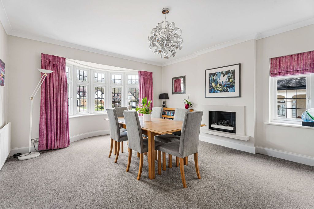 Additional image 11 of 4 bed detached house for saleGeorges Wood Road, Brookmans Park, Hatfield AL9