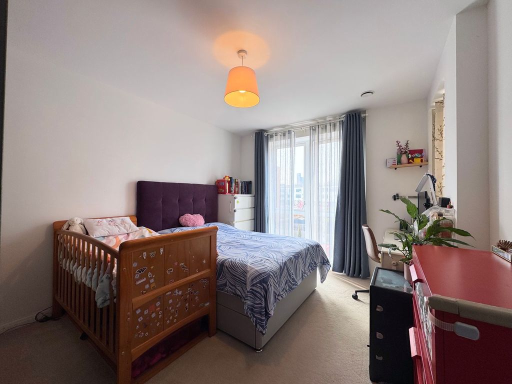 Property photo 3 of 17 Bedroom