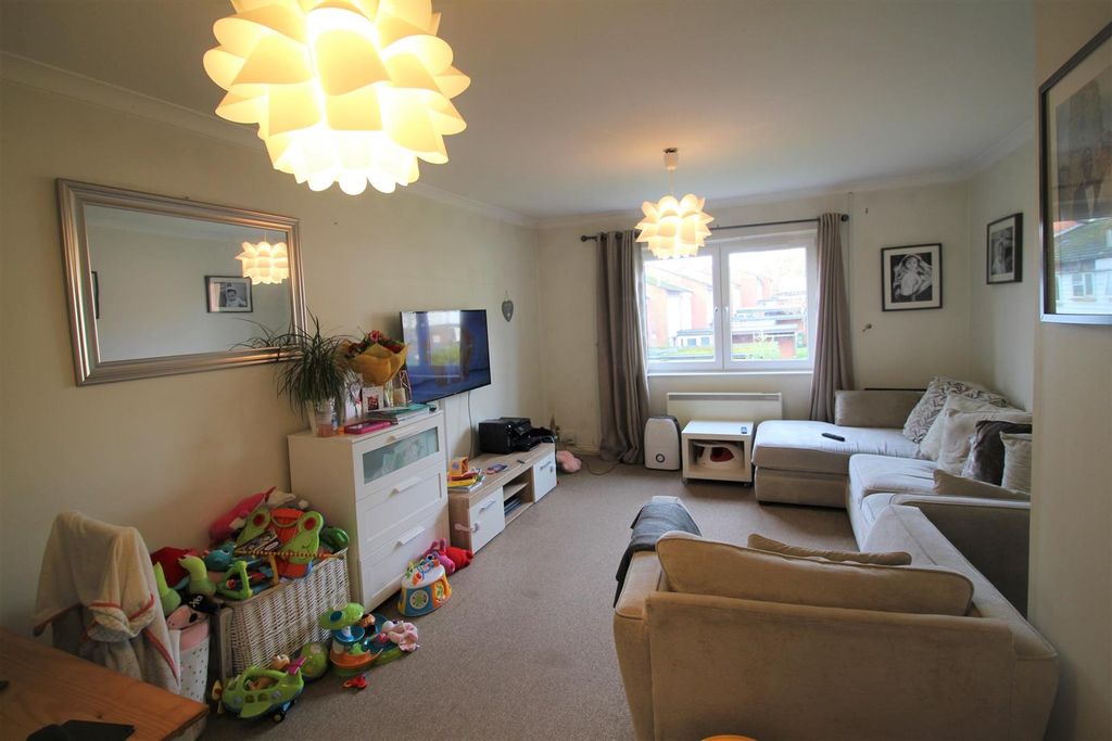 Property photo 1 of 6