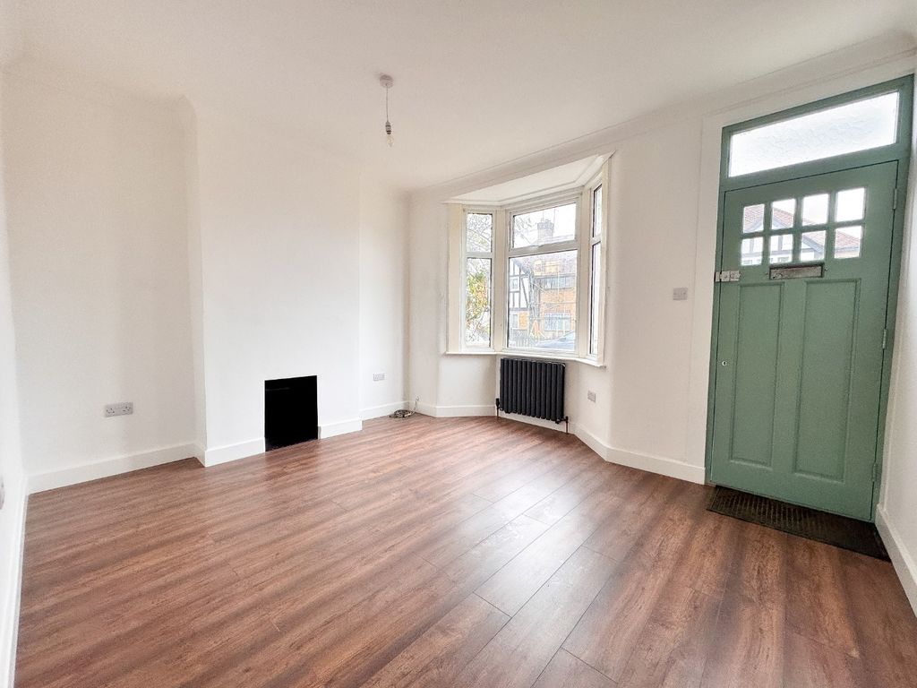 Property photo 3 of 20 4693405