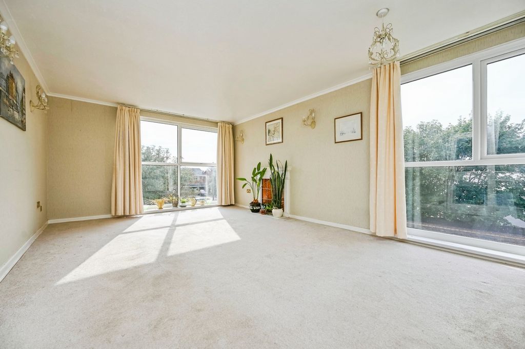 Property photo 3 of 14 Pbox-Img.Jpg