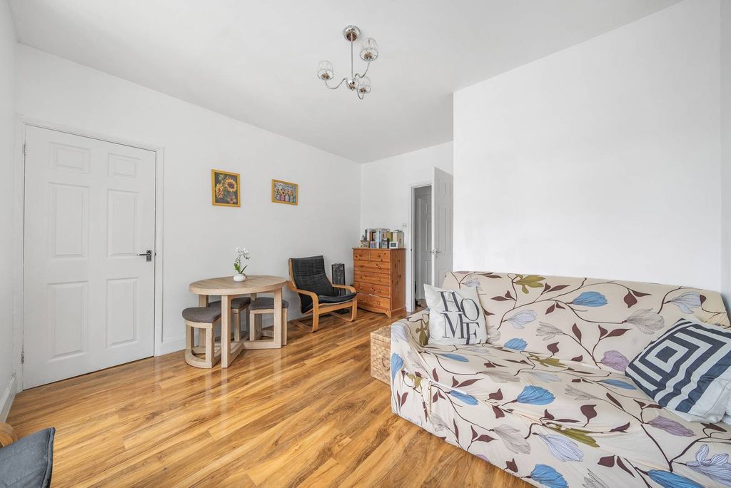 Property photo 2 of 20