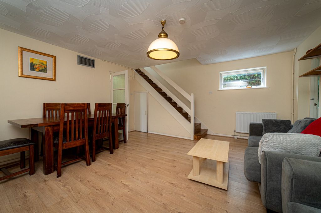 Property photo 2 of 17 Picture No. 14