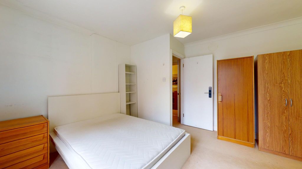 Property photo 2 of 33